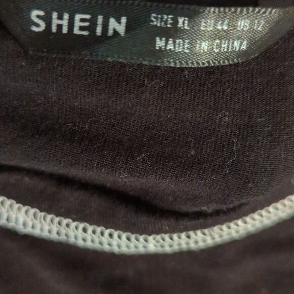 SHEIN BLACK CROPPED LONG SLEEVE DRAGON TOP SHIRT - Picture 3 of 4